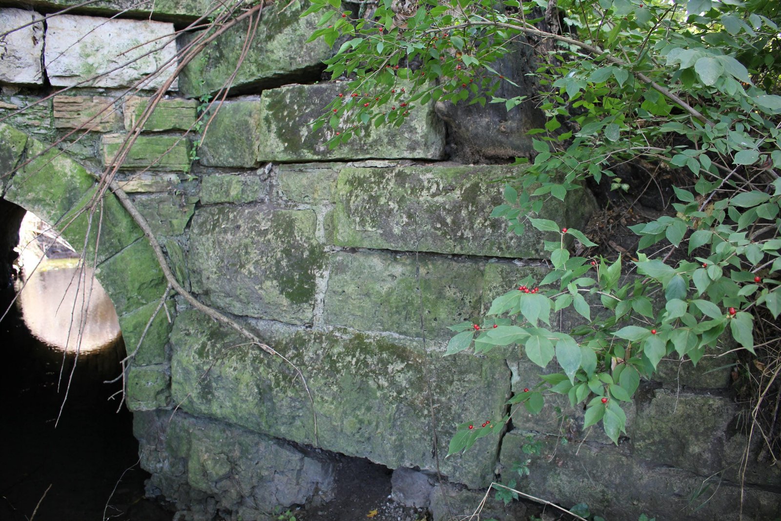 Northwest wing wall